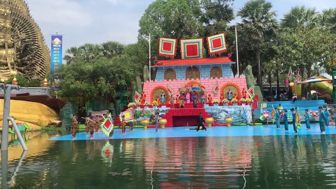 Sơn Tinh Thuỷ Tinh suối tiên