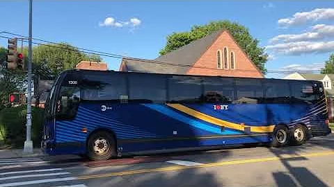 MTA Bus: Glen Oaks bound X3-45 1300 QM5/D4500CL 3460 QM8 at 73 Av/188 St