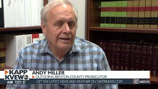 Andy Miller gives advice to the Benton County Prosecutor Elect