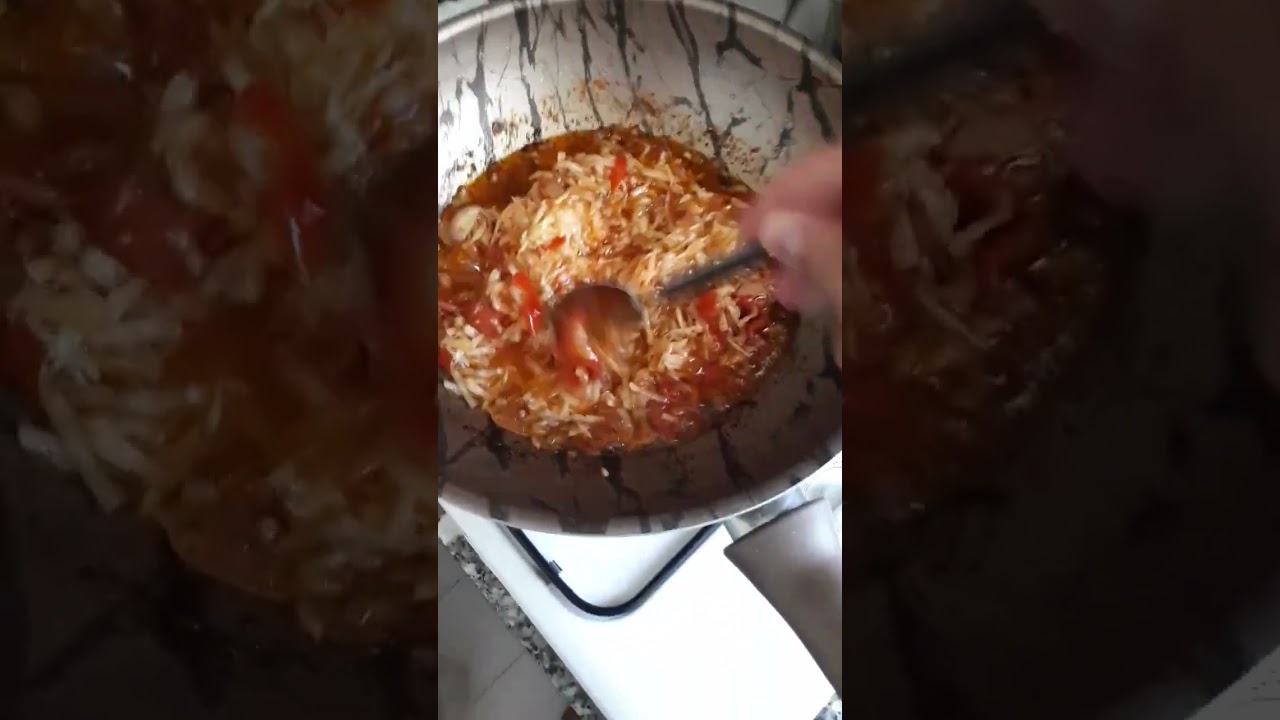 ismi cismi belli olmayan yemek tarifi part 2 :) #patates #soğan #domates #biber #yağ #pirinç #pilav ismi cismi belli olmayan yemek tarifi part 2 :) #patates #soğan #domates #biber #yağ #pirinç #pilav