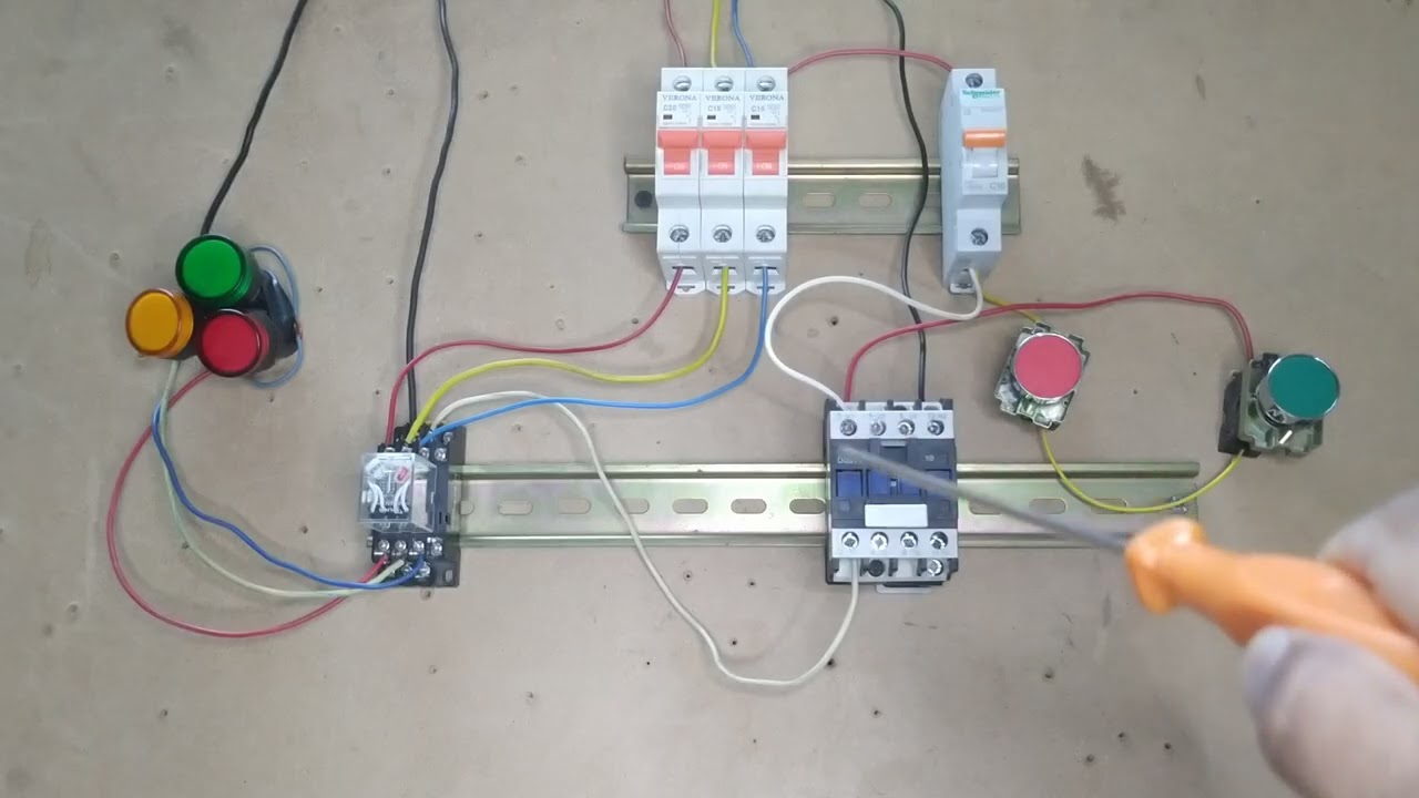 كلاسكيك كنترول 37 تشغيل ريليه بواسطة كونتاكتور