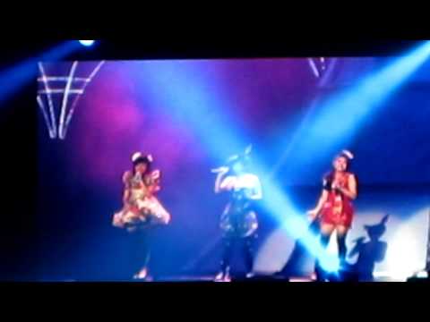 S.H.E Is The One singapore concert 17/4/2010-恋人未满 part 2(encore)