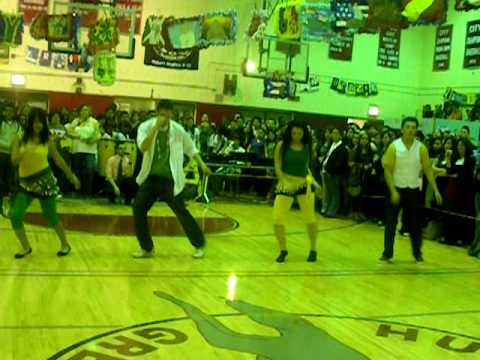 Jeny, Cris, Vicky and Oscar dancing Samba at Hubbard's International Day