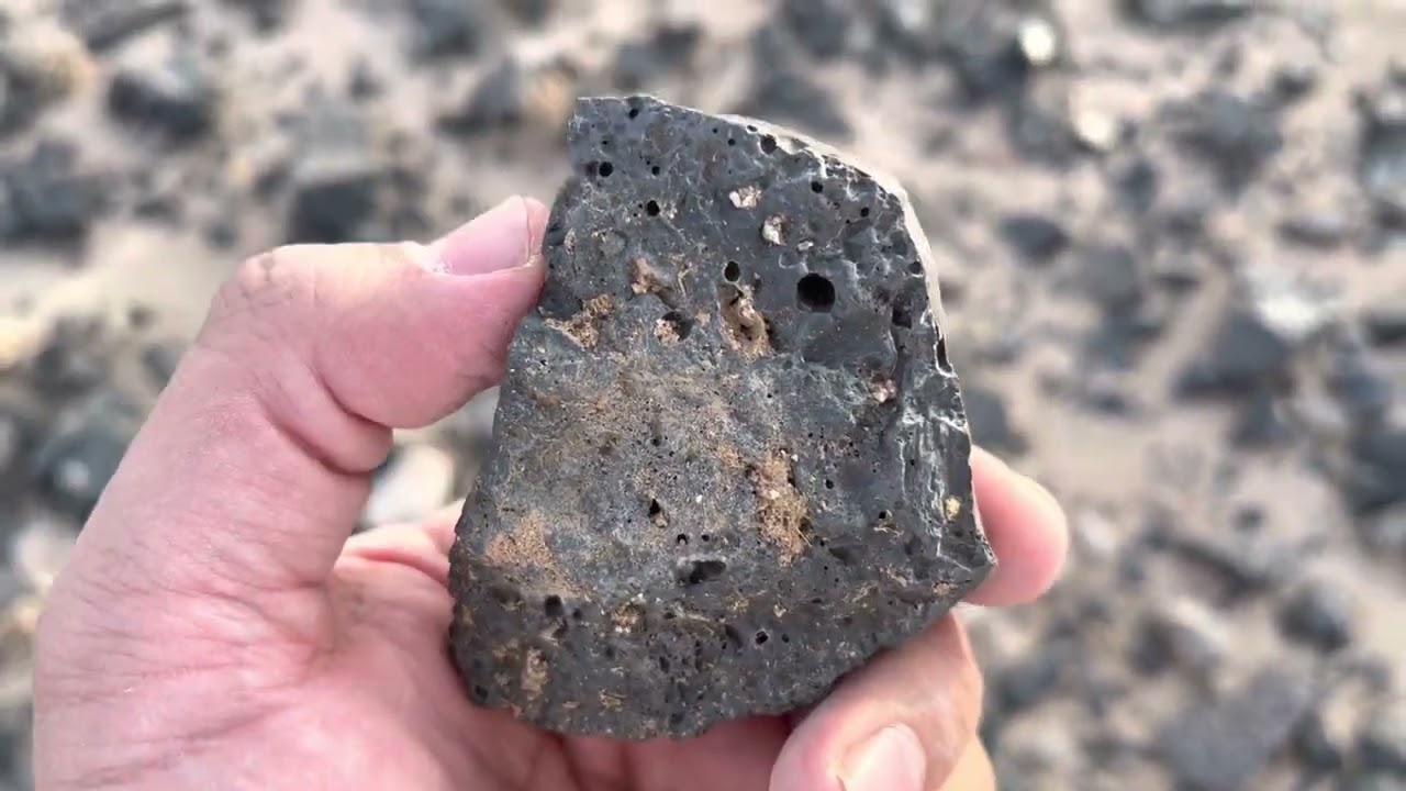 إشارات وجود الذهب في المكان + منجم من الاوبسيديان ( السبج )