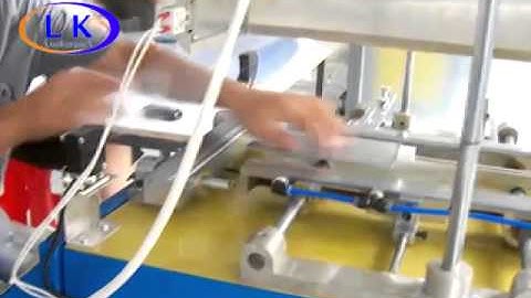 Automatic plastic blister folding machine