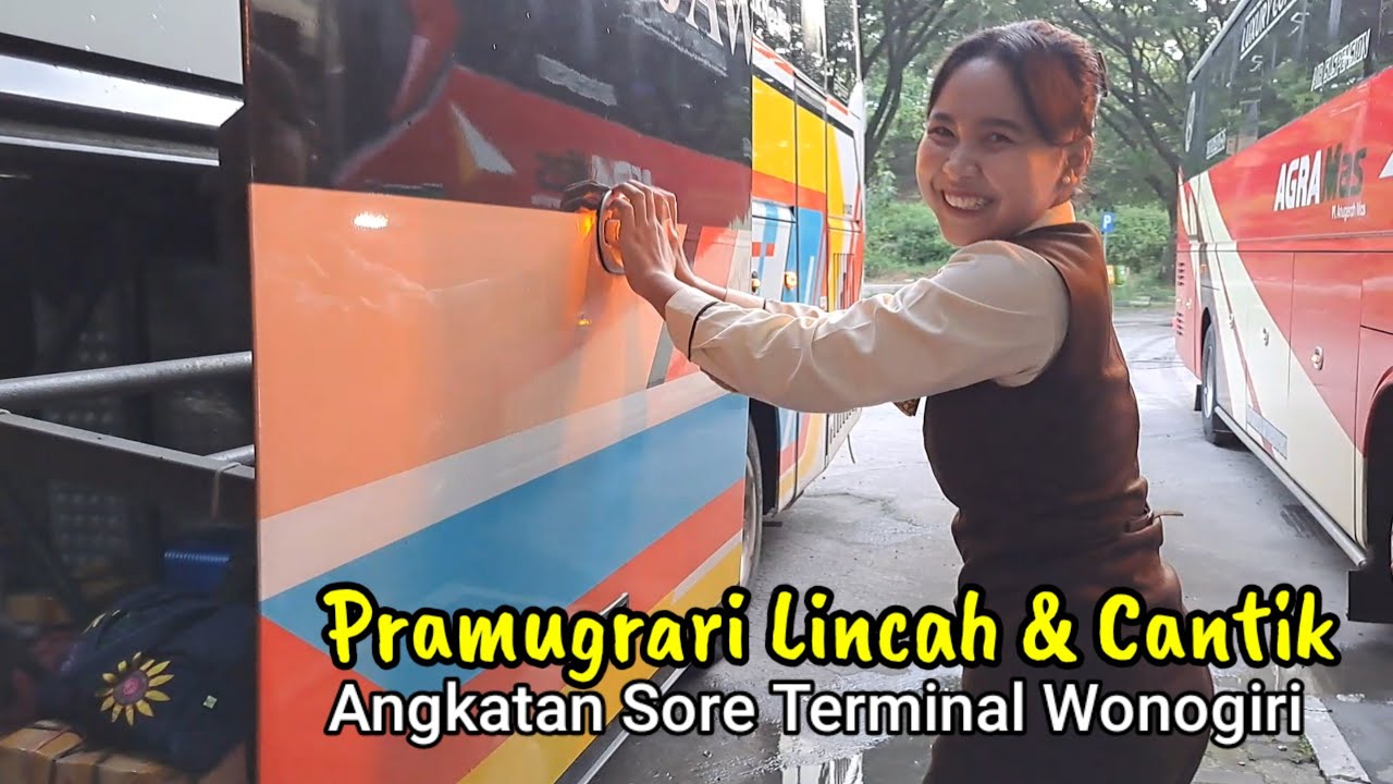 Pramugari Cantik Bintang Angkatan Sore Bus AKAP Terminal Wonogiri