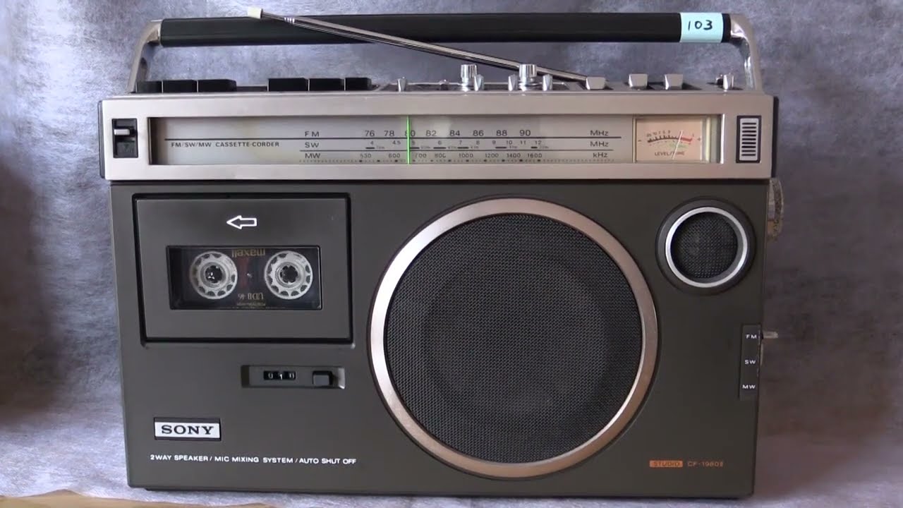 SONY／ソニー／ラジカセ／CF-1980Ⅱ よしおのデムパな日: SONY CF-1980IIラジカセ見学 in 旧豊郷小学校