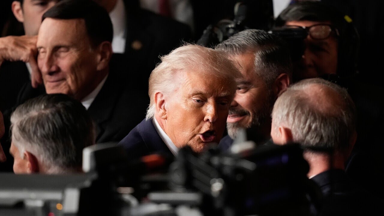 Trump calls out Democrats for not standing, says they 'should be ashamed'