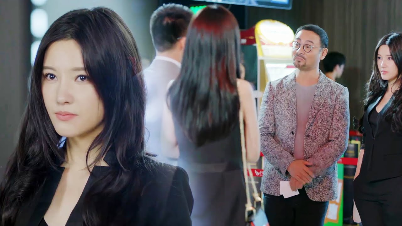 妻子離婚後被身價上億的董事長追求，小三嫉妒的臉都青了，丈夫終於後悔了...