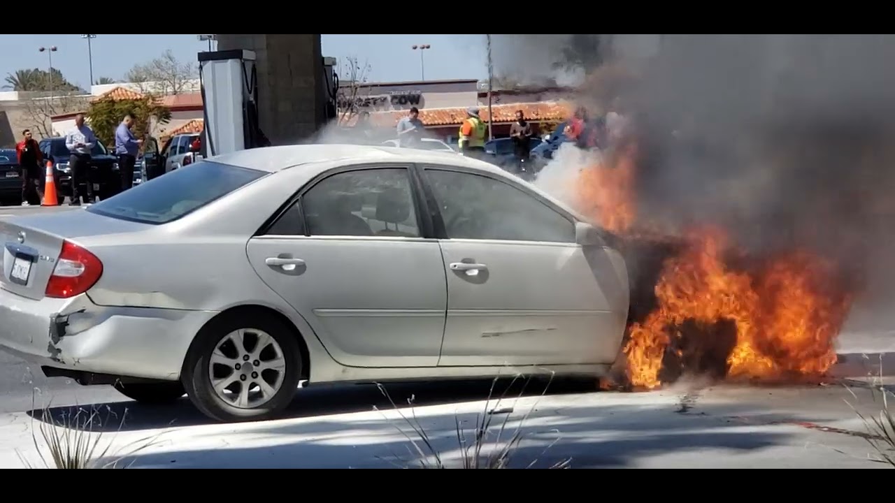 A car was getting overheated and in flame @Costco City of Industry. Time: 12:29pm on April 2, 2023.