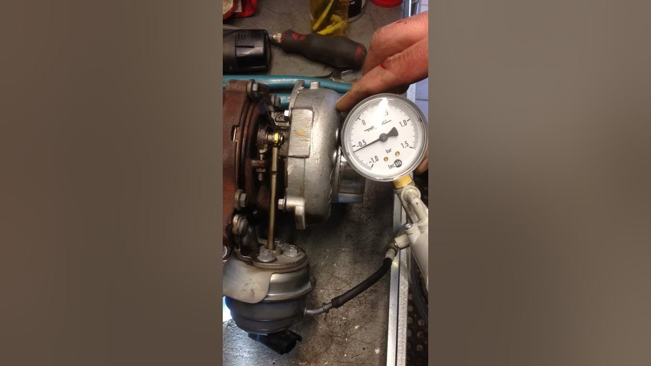 DV6 Engine lose compression when pumping the accelerator pedal YouTube