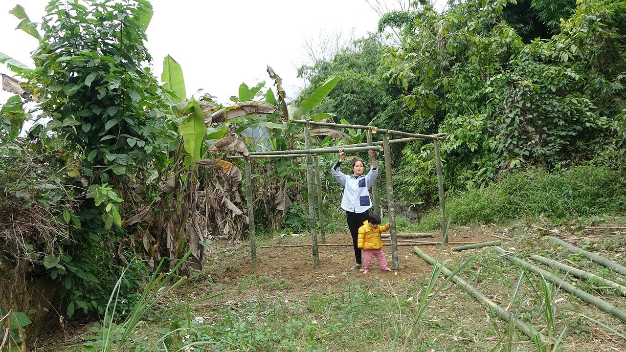 A New Life Begins: 16-year-old Single Mother Builds a Bamboo House Alone for My Daughter