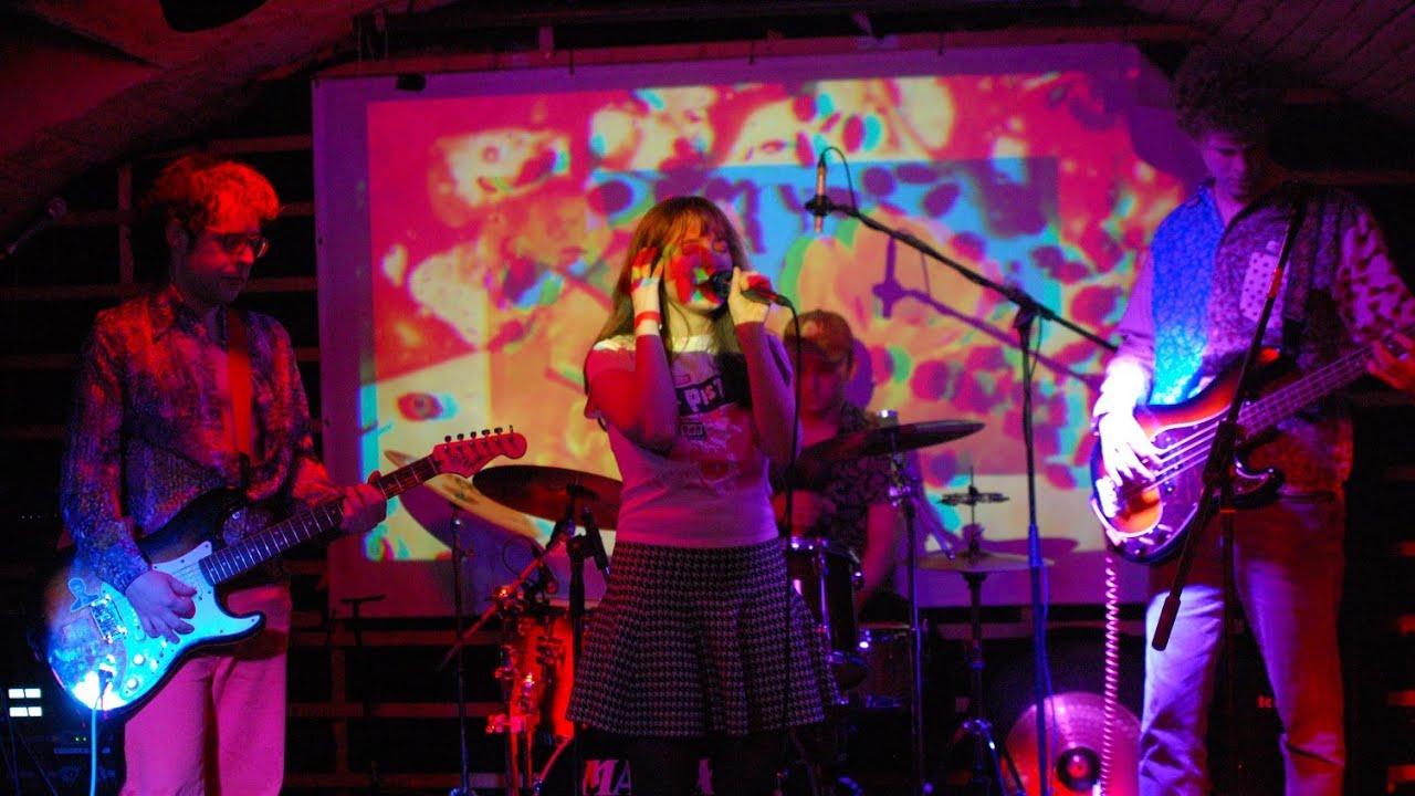 Annie Lane Live At Auróra