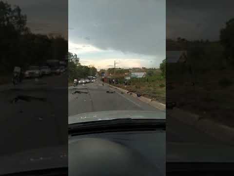 Vídeo: Carro bate de frente com ônibus na MG-238 em Sete Lagoas