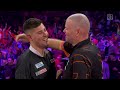 Weihnachtsmann Evans und Publikumsliebling Barney: World Darts Championship: Tag 6 | DAZN Highlights