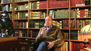 Play video: El Librero de Vicente Quirarte