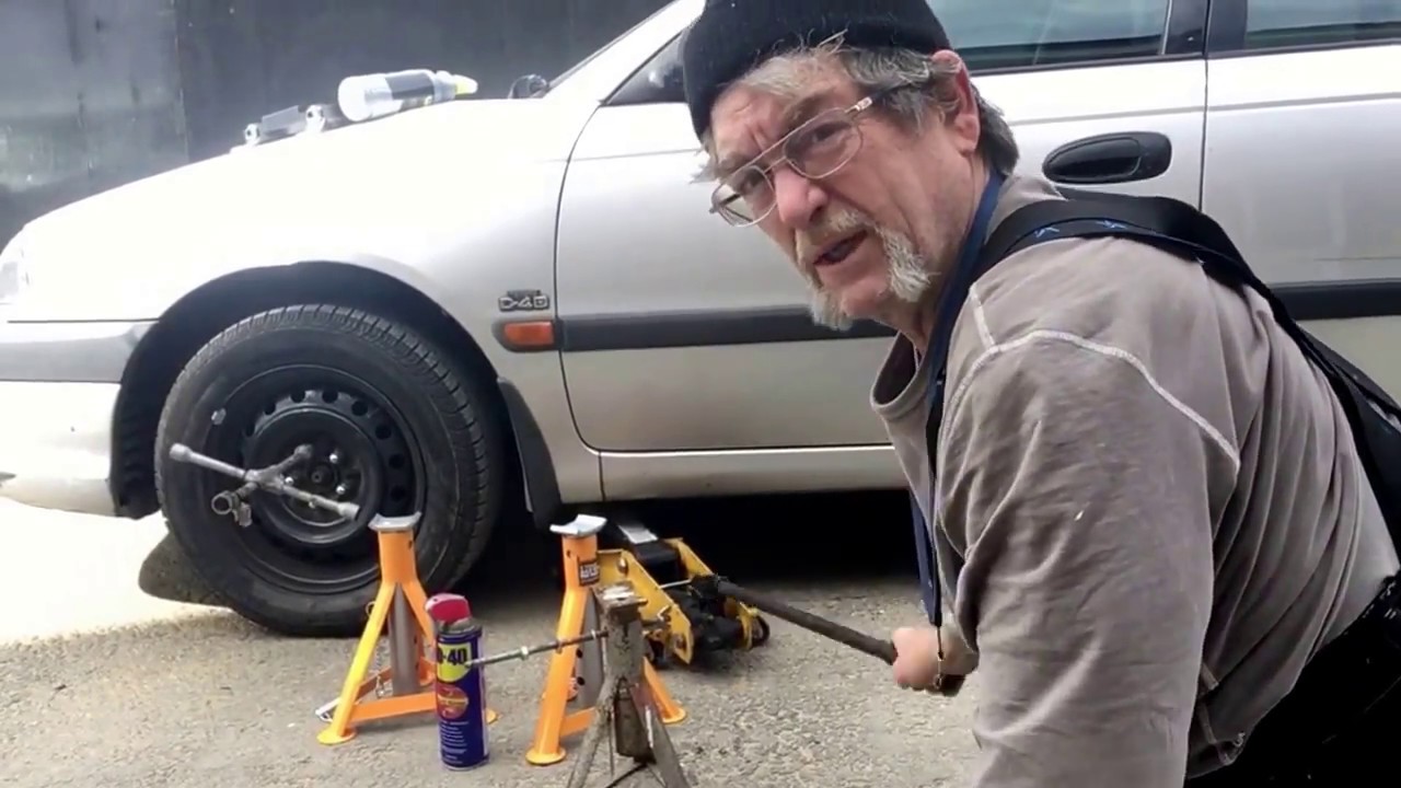 Toyota Avensis 2001 D4D starter removal Jacking up the car YouTube