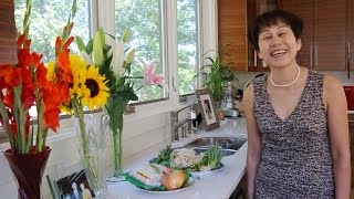 Cooking With Mrs. Nguyen: Pho Bo -- Vietnamese Beef Noodle Soup