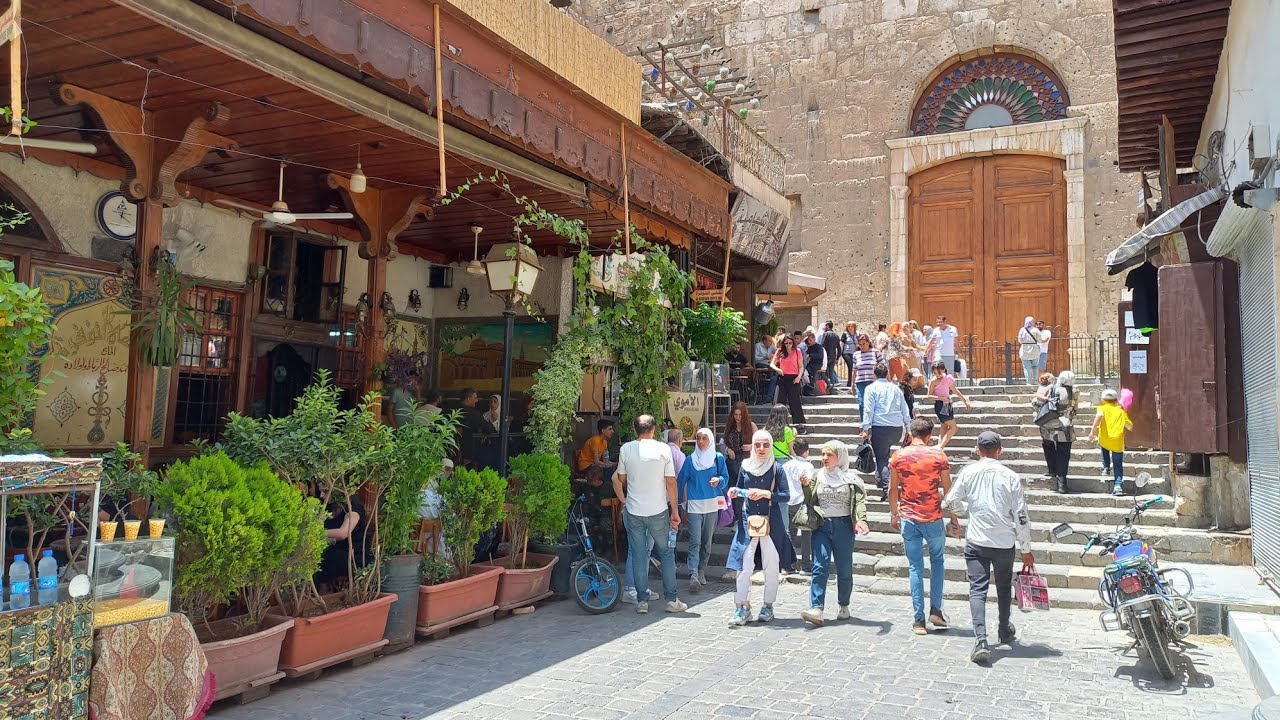 جولة من قهوة النوفرة الى البزورية في دمشق  1/6/2022