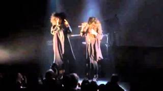 Ibeyi - Eleggua (intro) - Live at the Melkweg