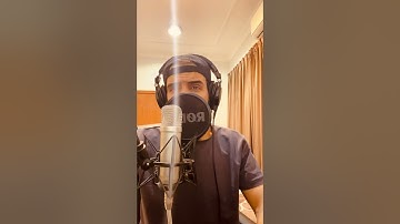 وهي تجري بهم في موج كالجبال آيات من سورة هود