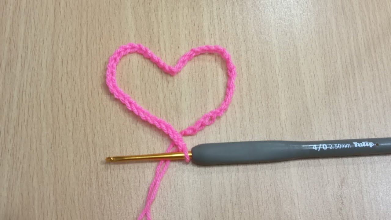 How to Crochet for Absolute Beginners / Crochet class 01 Chain stitch @CrochetWithSamina9481