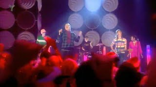 Video thumbnail of "Junior Senior - Move Your Feet - Top of the Pops - 25th December 2003"
