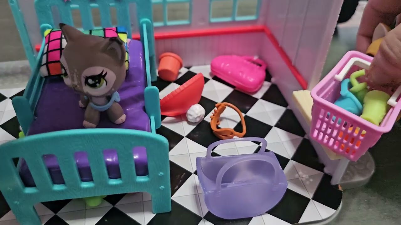  LPS Mollie's Cleaning Service  #lps #littlestpetshop #lpsvideos #lpsseries 