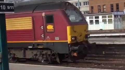 The Class 67 ‘Skips’ English, Welsh & Scottish Railway (EWS) No.67008 at Carlisle Citadel Station.
