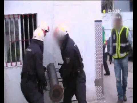 rompiendo puerta, pero no - YouTube