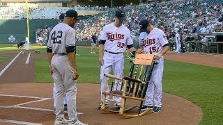 Twins honor Mo with broken bat rocking chair