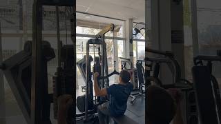 Lat pulldown abierto