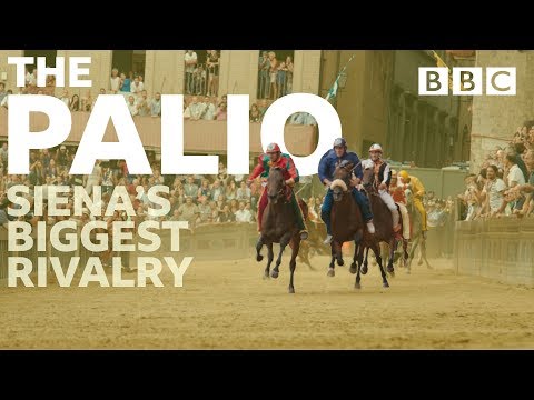 17 jockeys, 3 laps and 70 seconds to win one of Italy's most intense rivalries - BBC