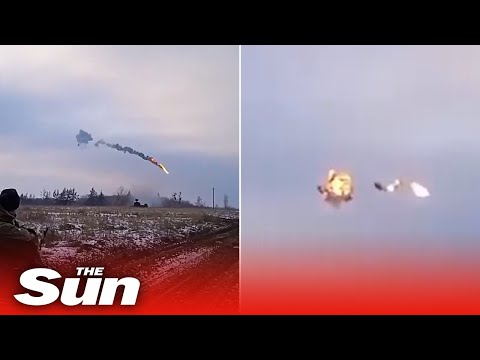 Ukrainian Air Force shoots Russian missile out the sky using Cheetah Anti-Aircraft system.