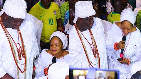 Queen Naomi Goes On Her Knees Sing, Dance For Ooni Of Ife On His Birthday Before Leaving Him