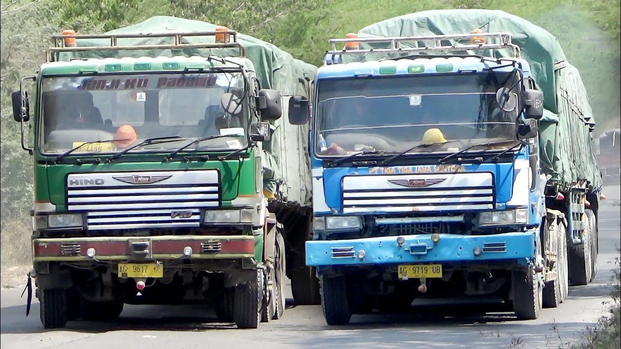 Banyak Truk Trailer Legendaris Pengangkut Semen