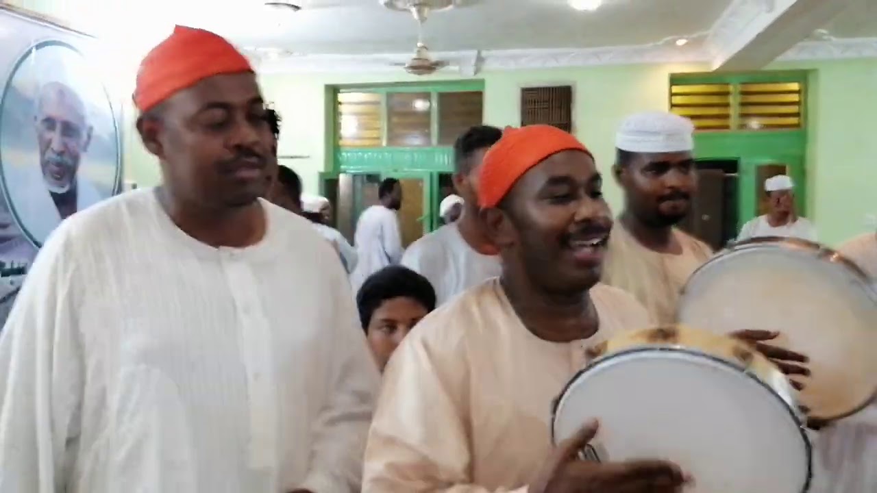 السادة البرهانية  يعطرون مجلس التحفة النورية بعذب الإنشاد والنظم البديع فجزاهم الله عنا خير الجزاء