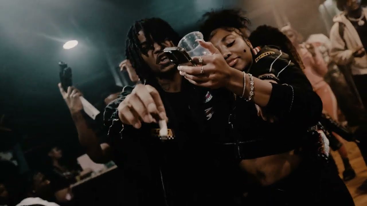Lil Blake “ Clapping “ (Official Music Video) @shotbycashh auf YouTube ansehen Lil Blake “ Clapping “ (Official Music Video) @shotbycashh auf YouTube ansehen
