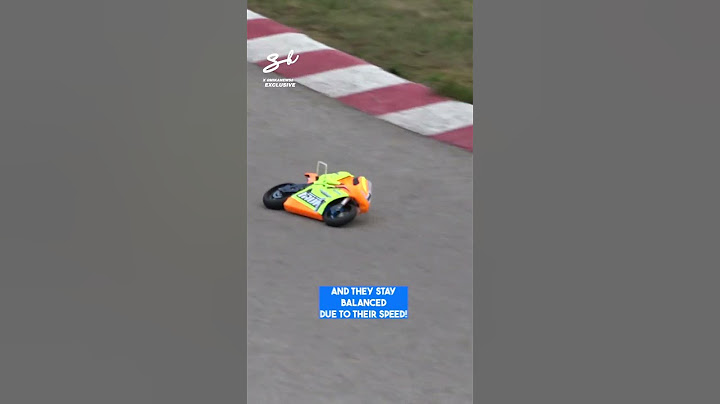 These tiny RC bikes are proving size really doesn't matter! 🤣🔥I 🎥: @Mikanews  #rc #bikes #racing