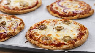 Pita Pizza Recipe | 10 Minute Pizza Hack screenshot 1