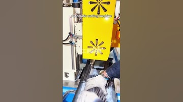 High-quality metal round pipe automatic cutting machine. I am this automatic pipe cutting machine.