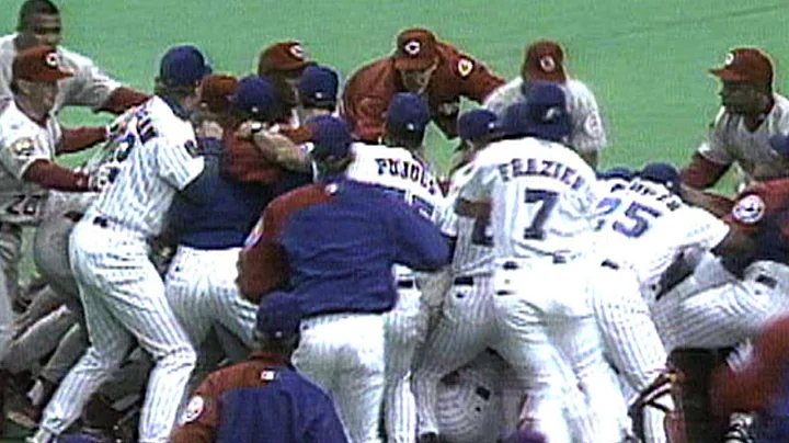 Pedro Martinez starts melee after hitting Reggie S...