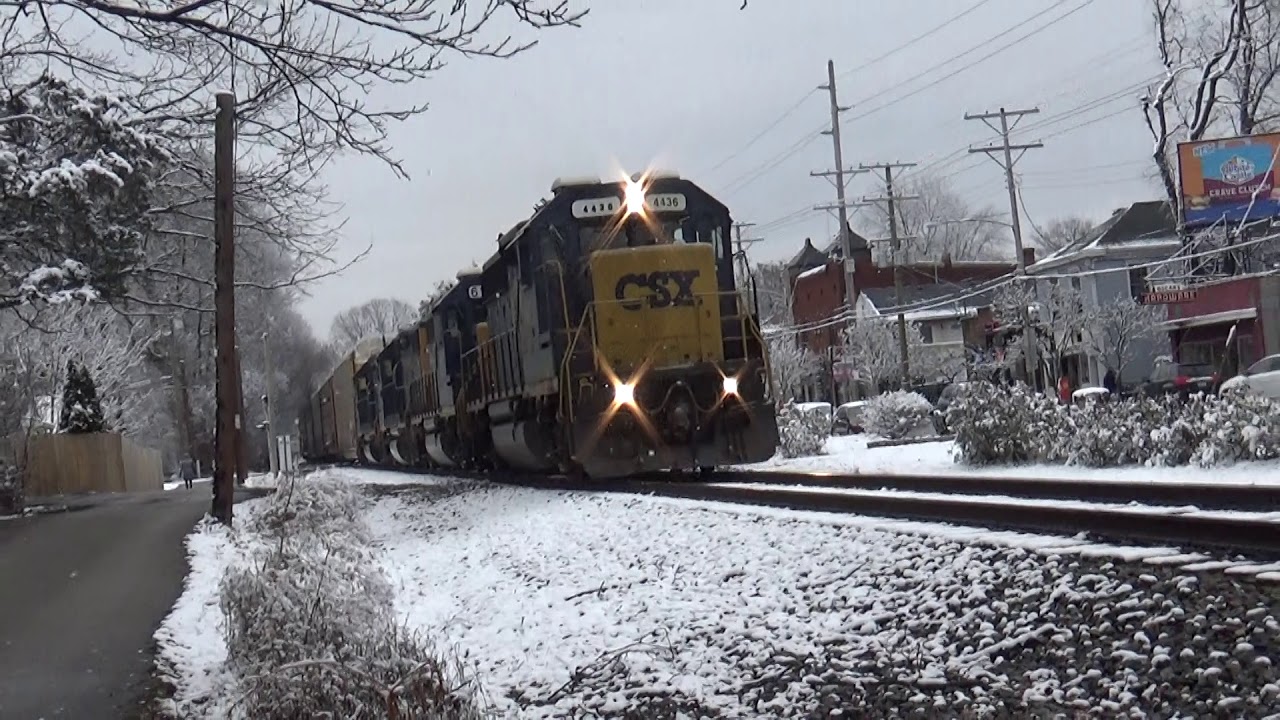 CSX 4436 at Crescent Hill in Louisville, KY in the Snow