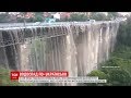 У Кам'янці-Подільському шалена злива перетворила міст на водопад