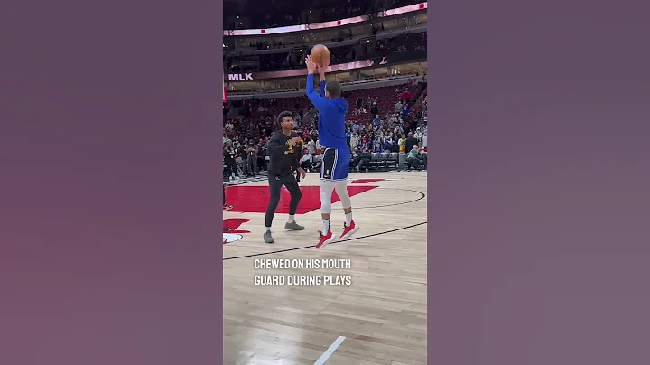 Does Steph Curry chew his mouthguard? (2023)