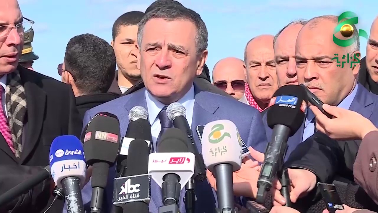 بوشوارب من وهران يشدد علي ضرورة الدفع بالصناعات الثقيلة