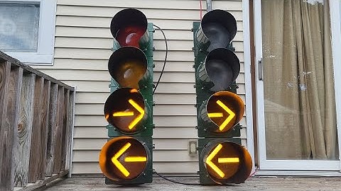 4-section Double Flashing Yellow Arrow Signals 7: Display Version #2.