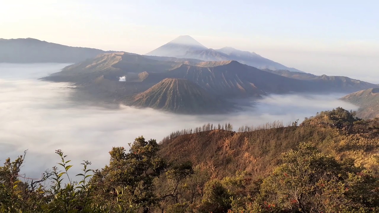  Keindahan  Kawah Gunung  Bromo di  pagi  hari  YouTube
