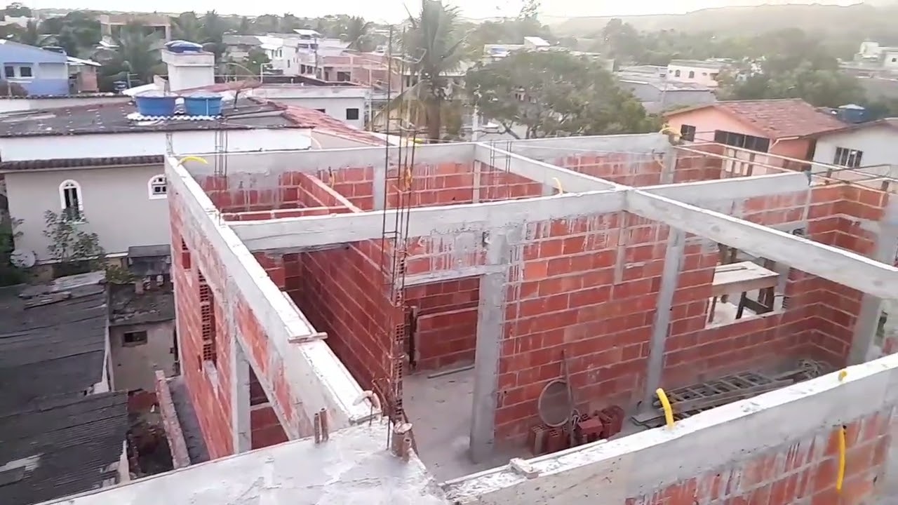 Fazendo o telhado da forma certa para não ter vazamentos, com a telha acústica. 