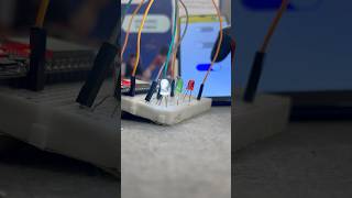 ESP32 Magic: Blinking LEDs Like a Pro! 🔁✨ #roboarmy #shortsviral #esp32 #makerverse